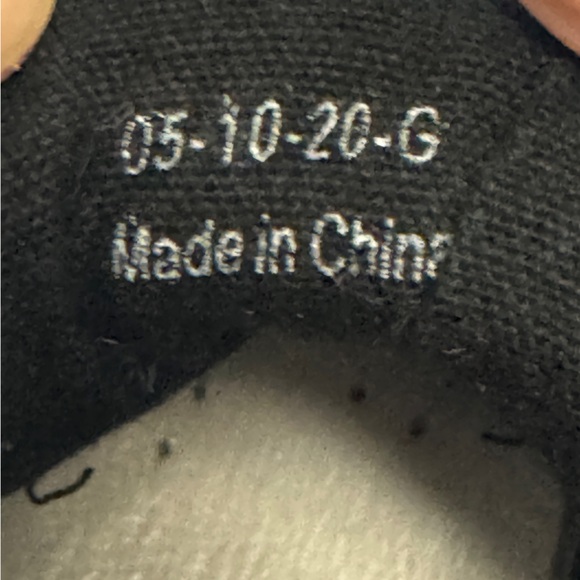 See Kai Run Gold/Black Hightop Sneaker size 8 EUC super cute! Toddler - Picture 6 of 8